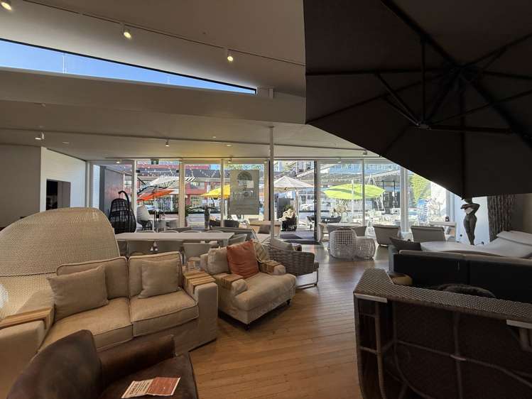 Shop 5/128 Hurstmere Road Takapuna_14