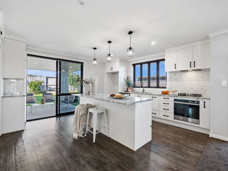 82 Puhirake Crescent Pyes Pa_1