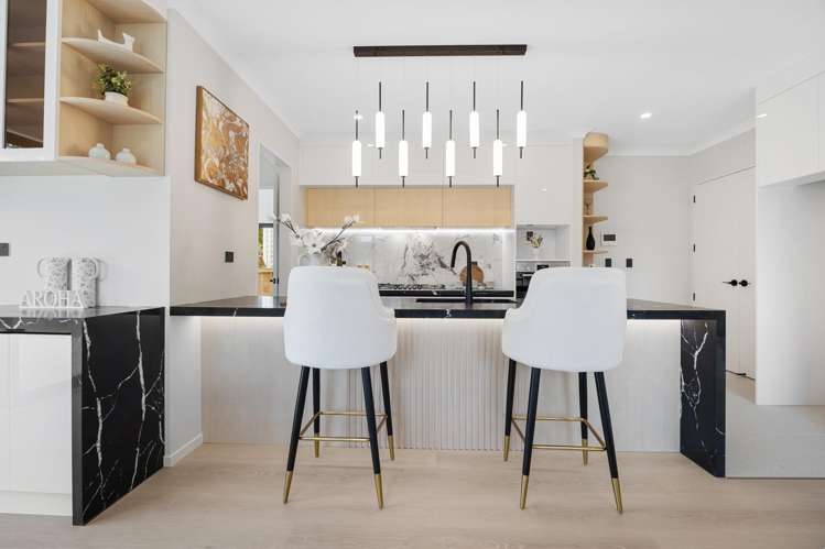 2F Hughs Way Flat Bush_13