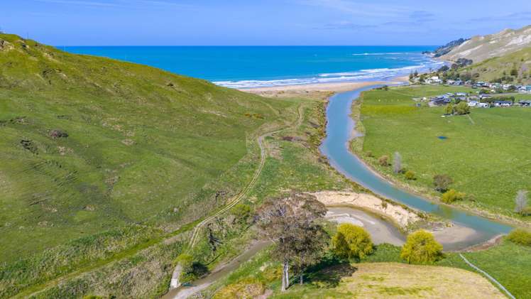 50 Punawaitai Road Pourerere Beach_9