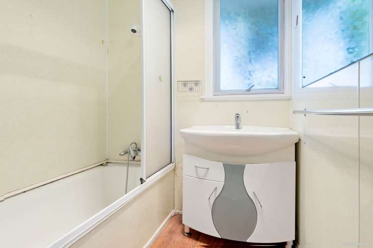 13 Finlow Drive Te Atatu South_15