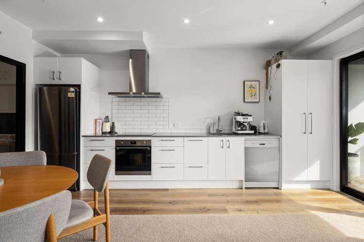 210/2 Onepu Road Kilbirnie_1