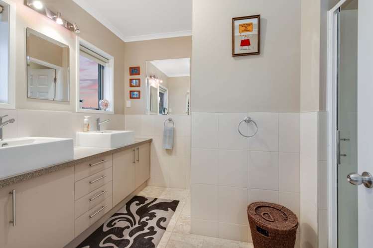 35 Roberts Road Matakatia_16