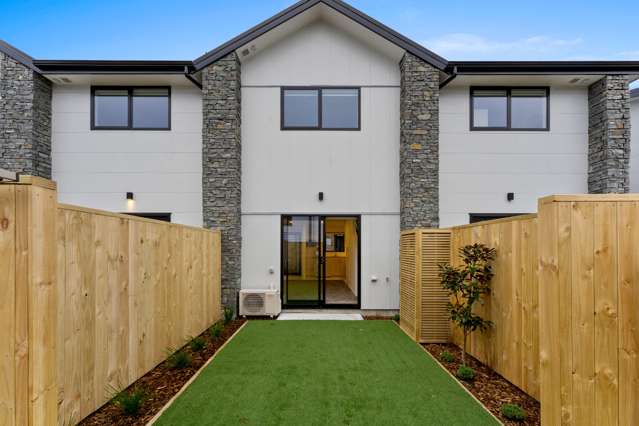 2/10 Fathom Place Te Atatu Peninsula_1