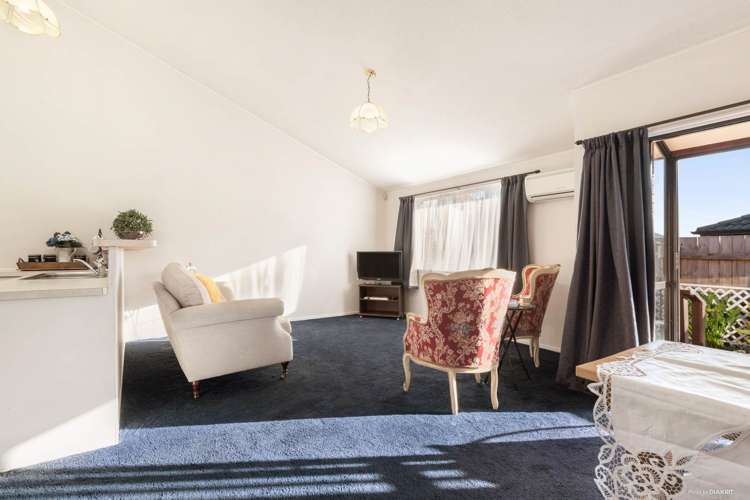 2/151 Kitchener Road Pukekohe_2