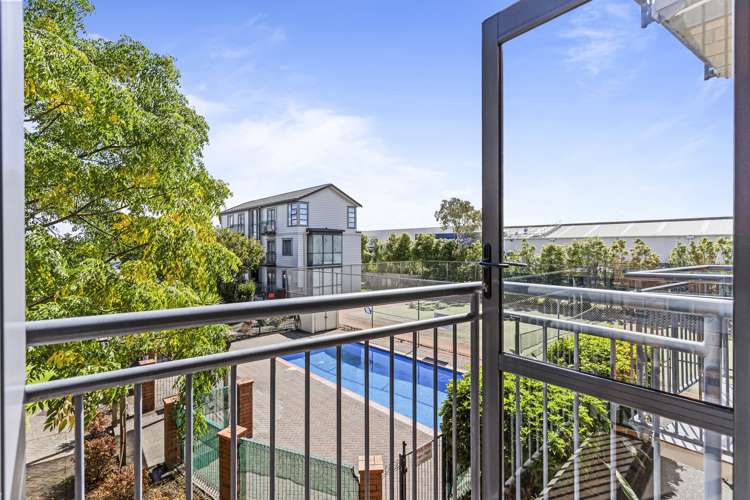 1b/10 Crown Lynn Place New Lynn_7