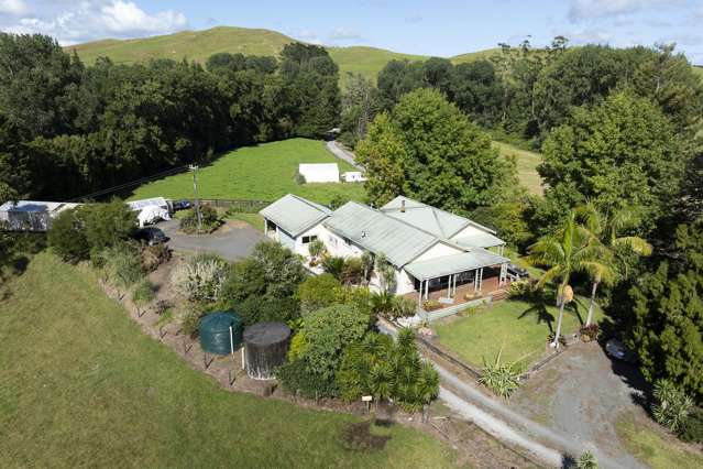 Idyllic Peria Lifestyle –Modern Villa on 5 Acres