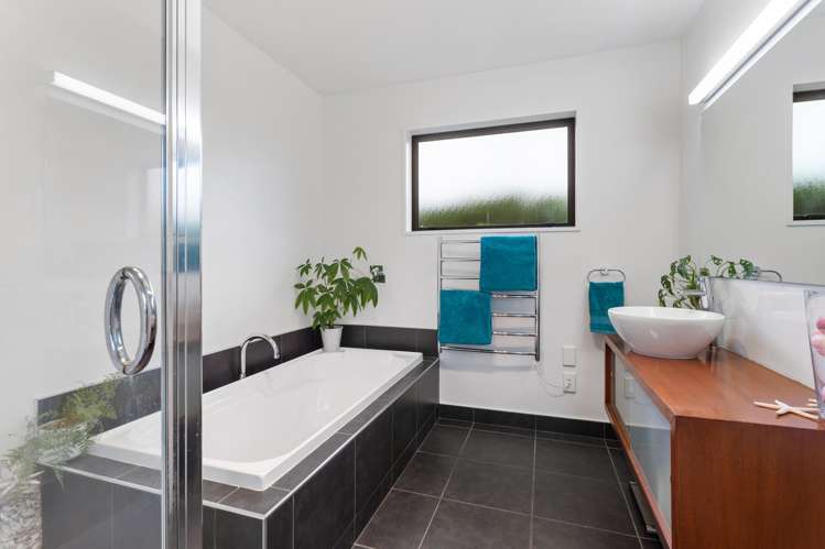 3 Riverwood Boulevard Redwood_16