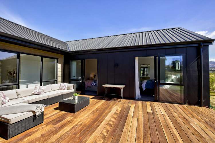 85 Magnum Drive Cromwell_16