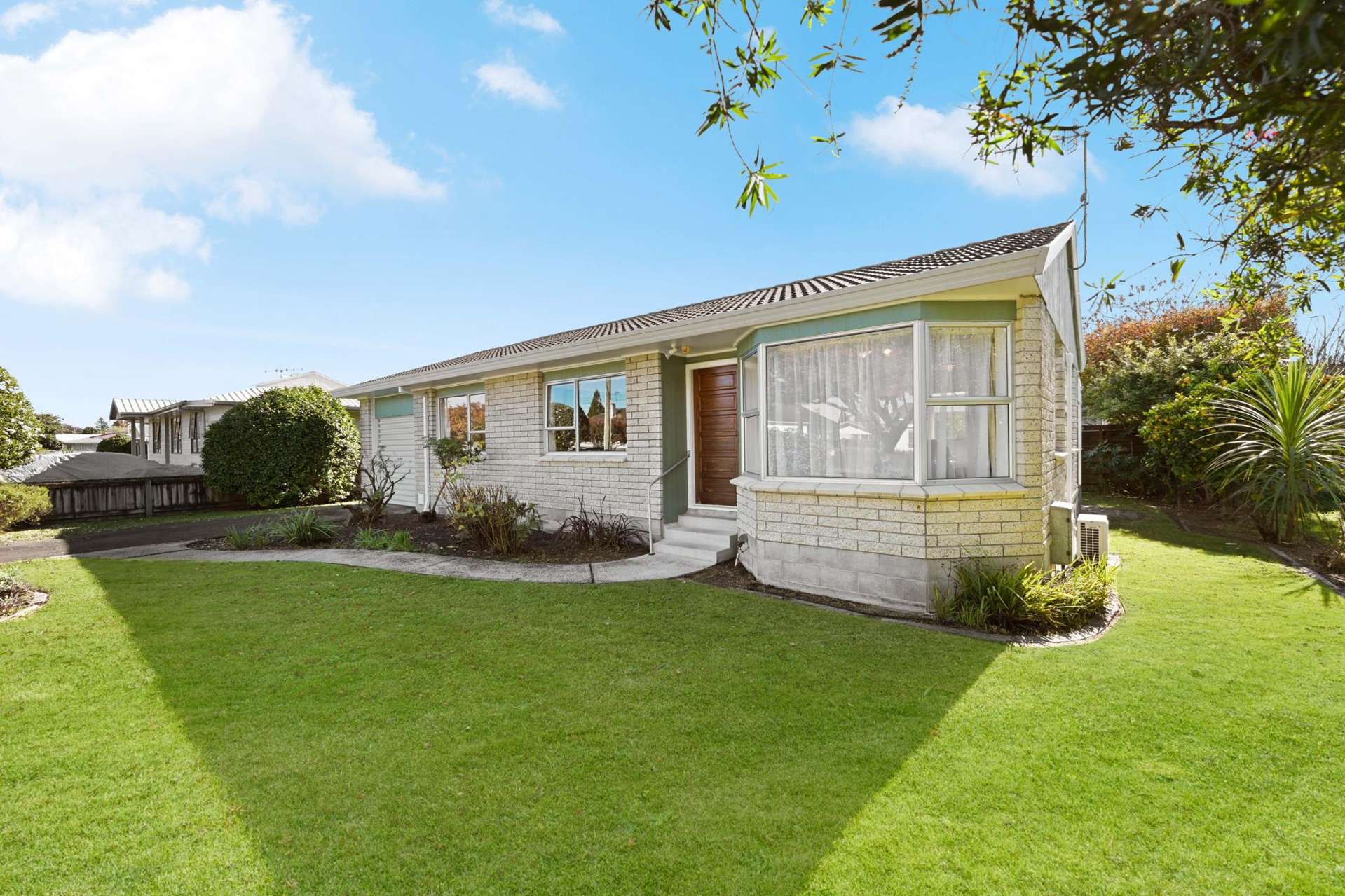 15 Bains Avenue Hamilton East_0