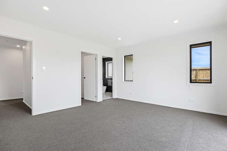 8 Mcquillan Avenue Woodend_11