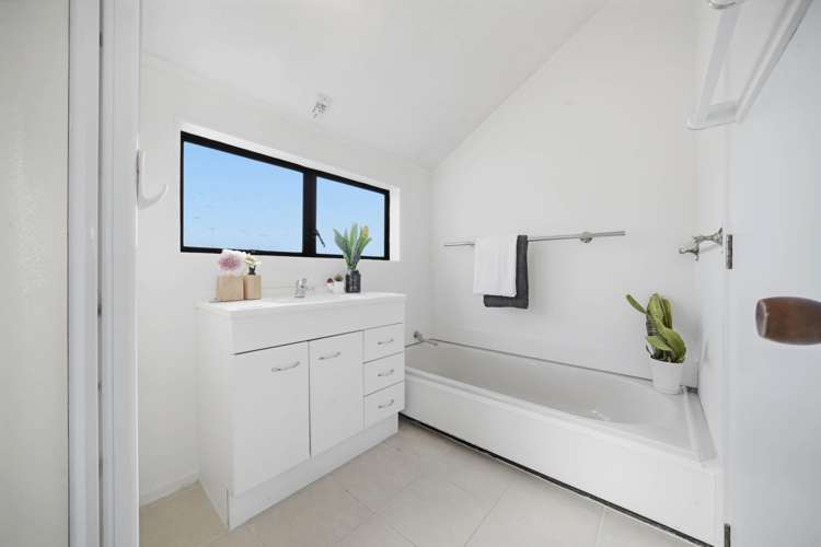2/189 Onewa Road Birkenhead_13