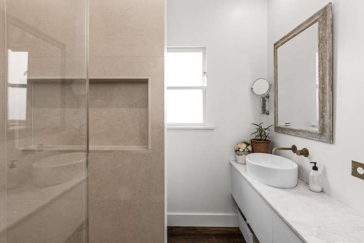 541c Marine Parade Napier South_15