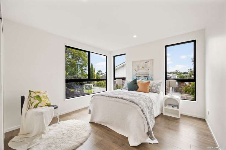 11B Rene Place Sunnyhills_8