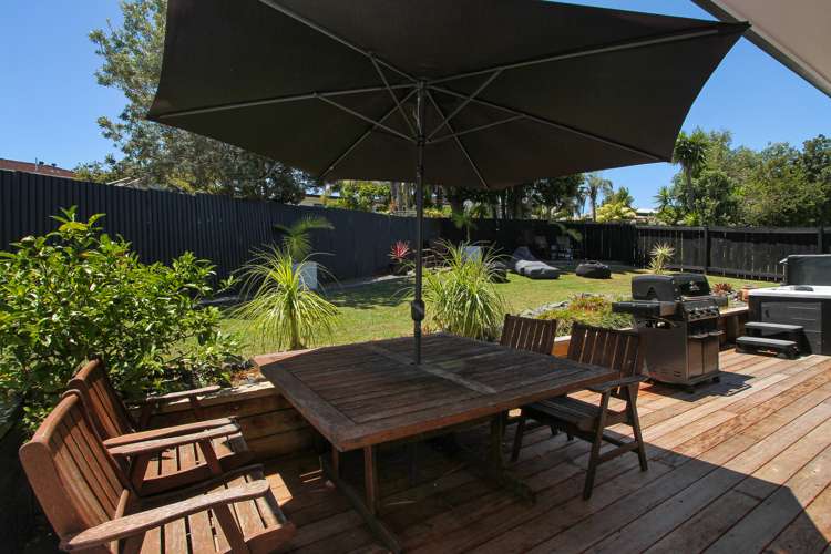 17 Donald Street Stanmore Bay_15