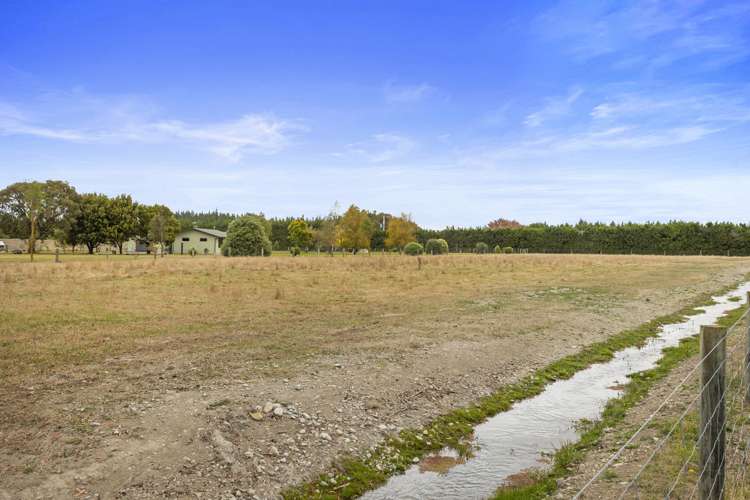 439 Johns Road Fernside_24