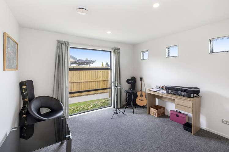 37 Little Oaks Drive Yaldhurst_11