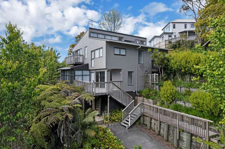 84 & 86 Ayton Drive Totara Vale_15