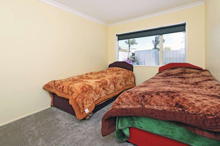 1/8 Nakhle Place Manurewa_9