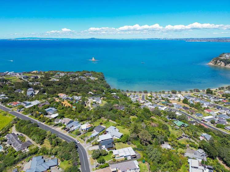 29 Roberts Road Matakatia_22