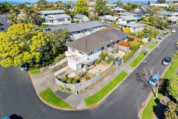 79 Whytehead Crescent Saint Heliers_16