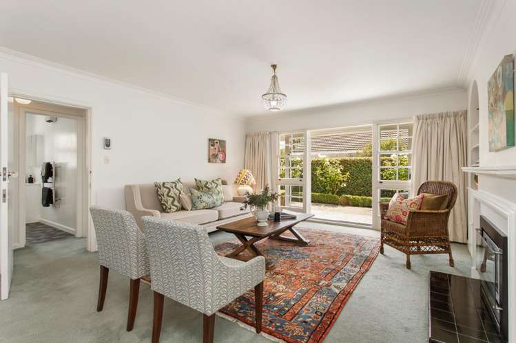 2/89 Winchester Street Merivale_8