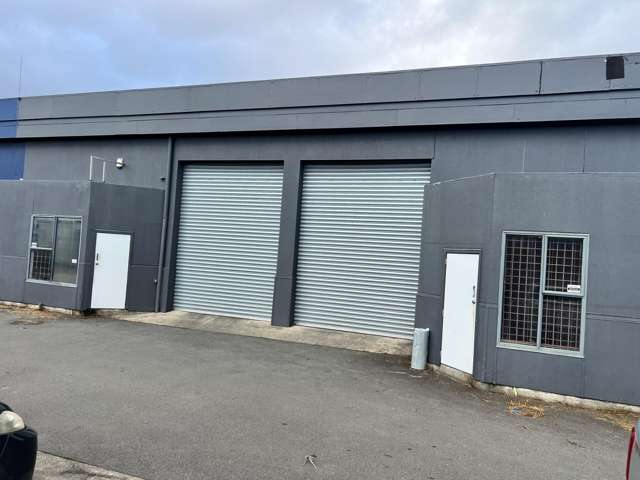 Warehouse space in central Paraparaumu