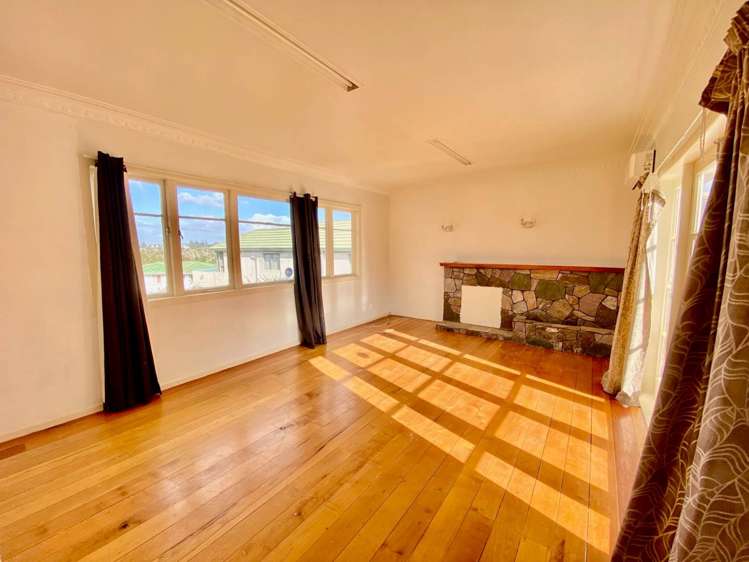 94 Golf Road New Lynn_1