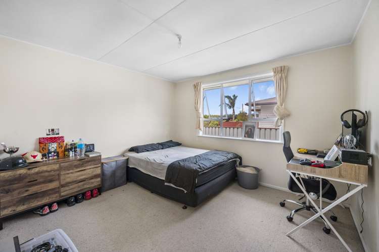 14 Read Crescent Clive_7