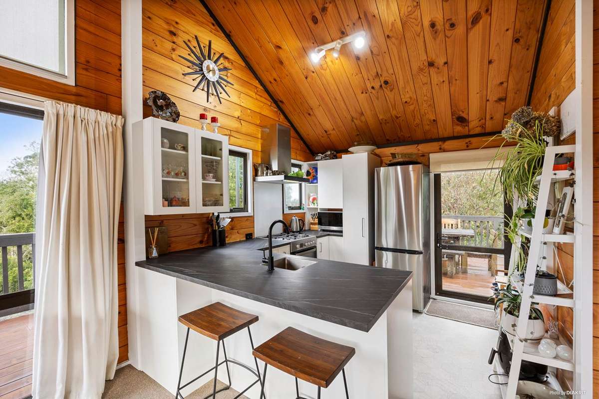 8 Clark And Denize Road_1