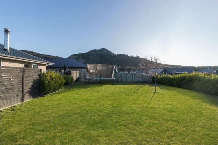 2 Kingfisher Crescent Albert Town_14