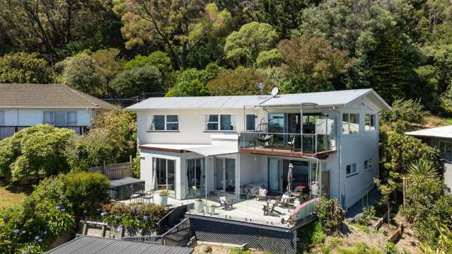 Stunning Family Home with Tasman Bay Views!