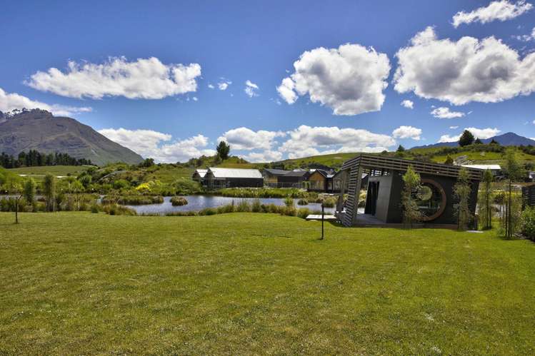 18 and 20 Woolshed Road Jacks Point_6