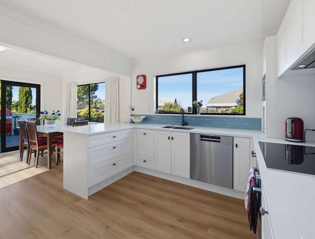 74 Churchill Drive Taradale_4