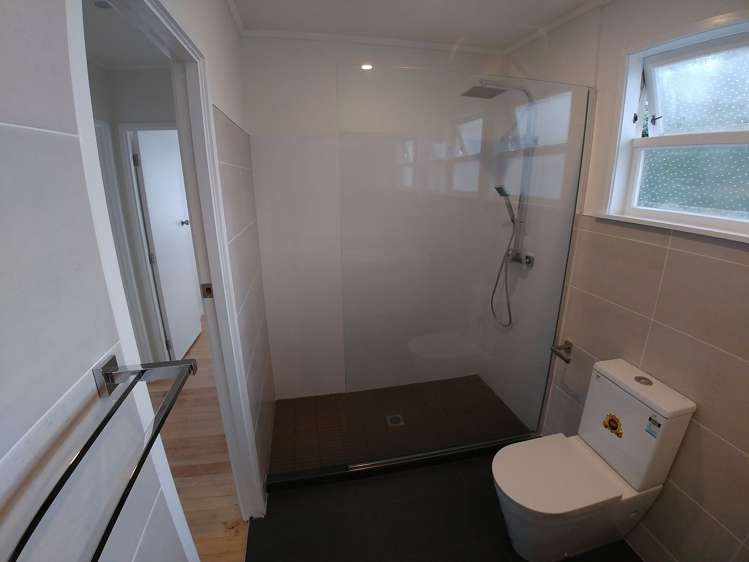 89 Lauderdale Road Birkdale_11