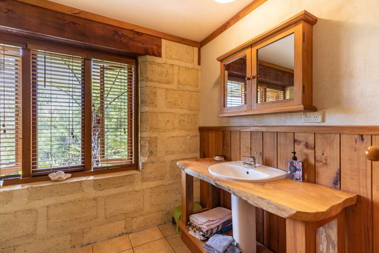 25 Lady Barkly Grove Kaiteriteri_12