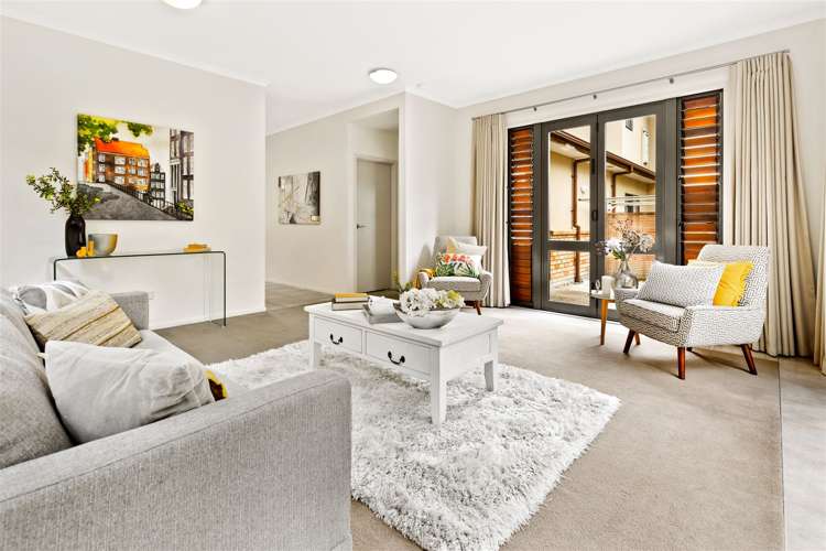 42 Greenbough Lane Greenhithe_2