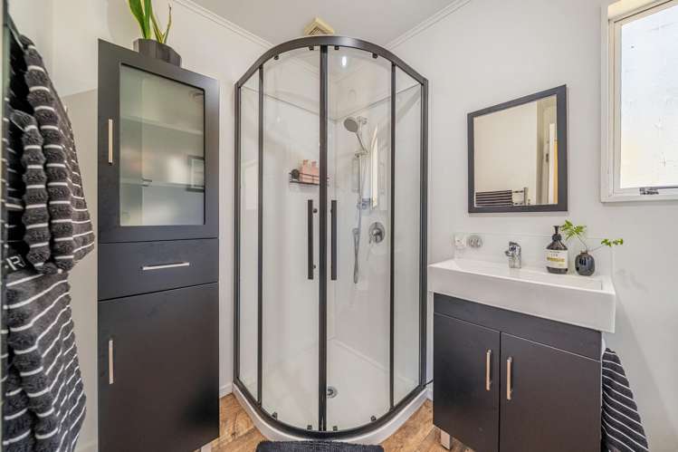 21 Oaklands Grove Clouston Park_21