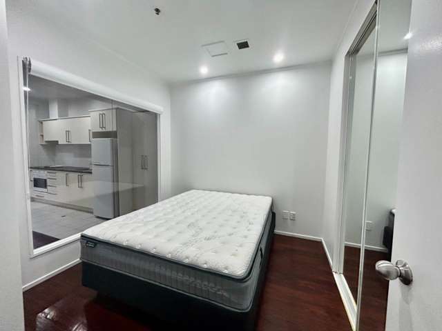 6B/105 Albert Street City Centre_3