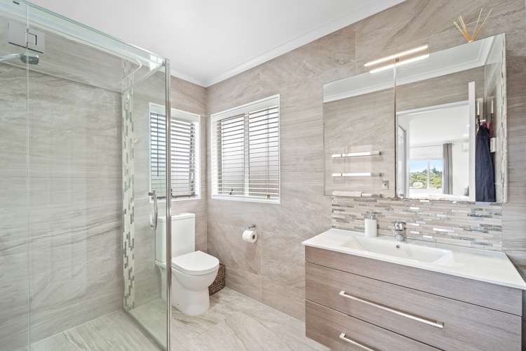 27 Caversham Drive Torbay_13