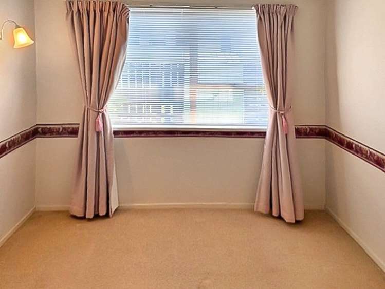136 Richmond Avenue 11139_6