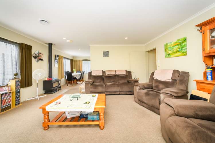 2 Logan Grove Feilding_9
