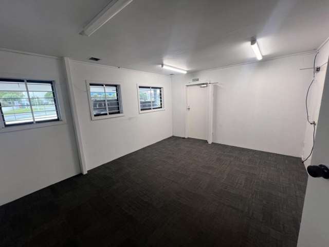 Part of, 47 Rennie Drive Mangere_3