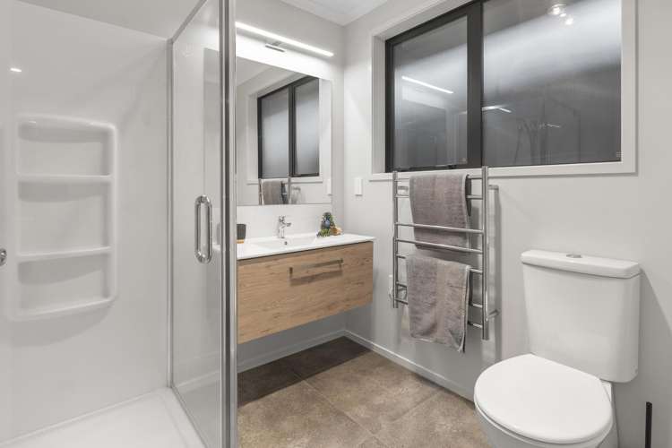 4 Muddle Lane Pyes Pa_8