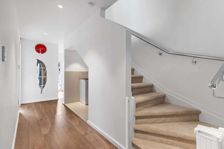 73 Bordeaux Parade Te Atatu South_11