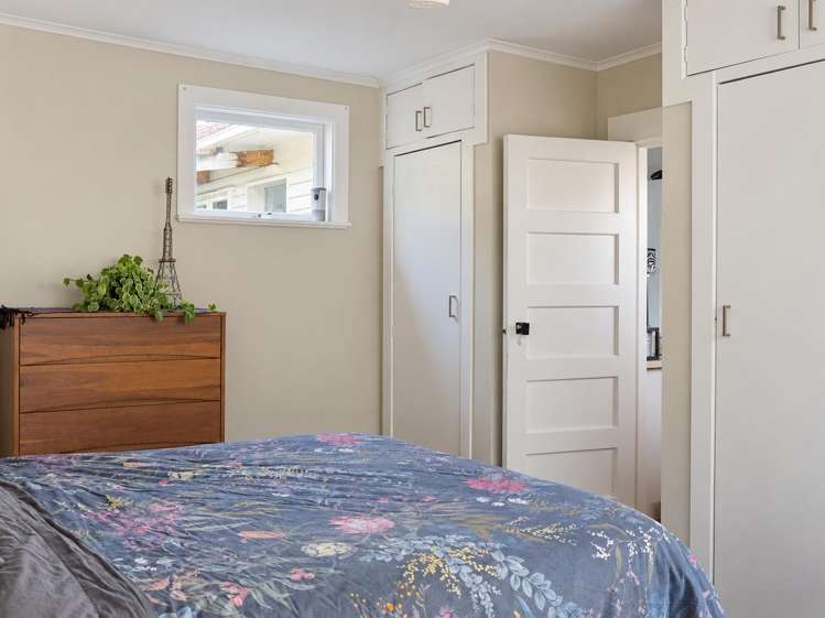 91 McCullough Mount Roskill_7
