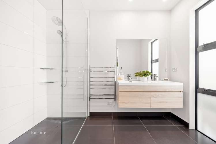 6 Te Ahi-Parera Place Korokoro_17