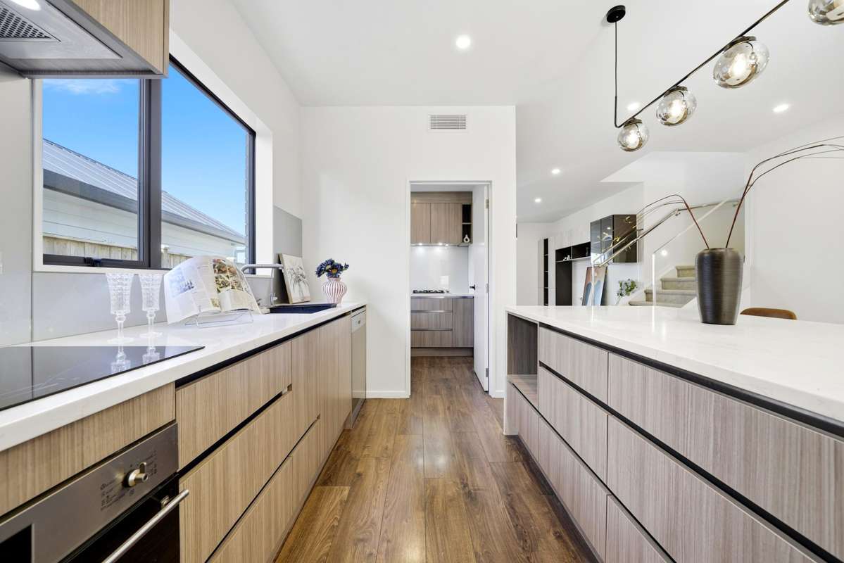63 Makete Crescent_1