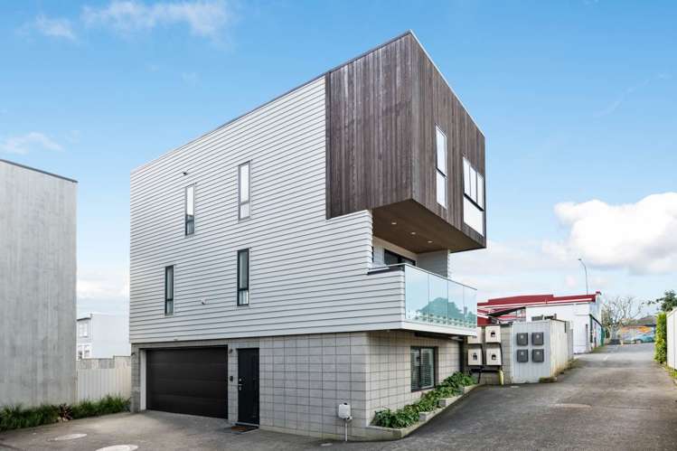 67e Lake Road Devonport_11