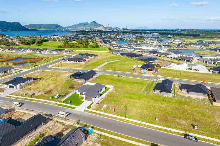 21 Te Piriti Road One Tree Point_10